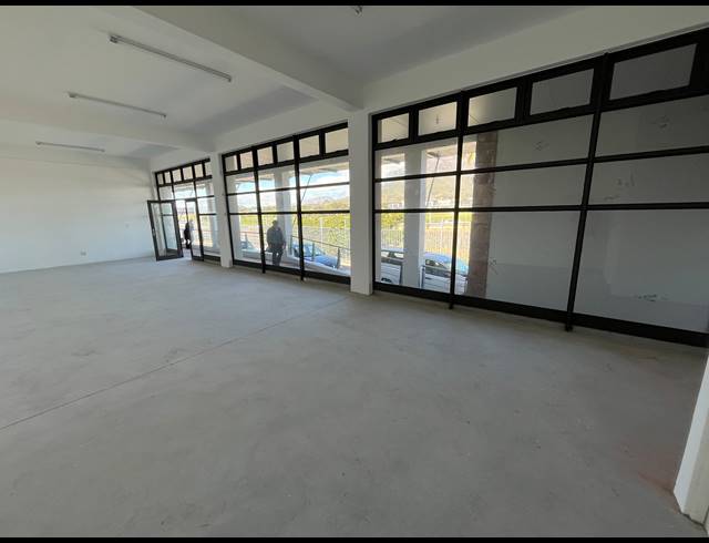 81M² BUSINESS TO LET IN MAITLAND